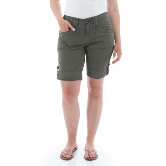 NWT Aventura Clothing Arden Roll-Up Organic Short - Picture 1 of 4